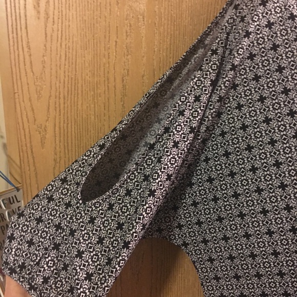 Lane Bryant 3/4 sleeve tunic - Picture 2 of 5